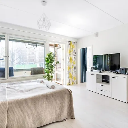 Wehost 1-Bedroom Apartment With Two Work-Stations And A Terrace In Kannelmaeki @Wehost Pelimannintie 3 *