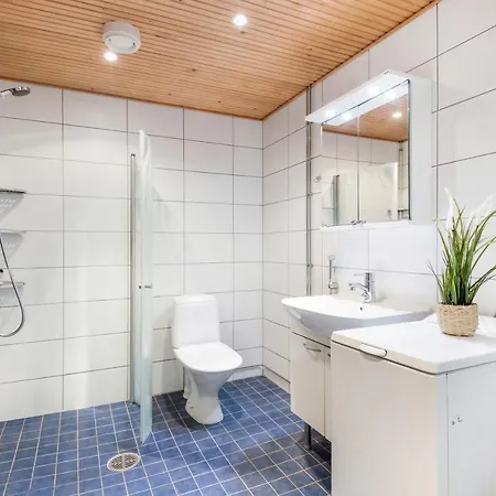 Wehost 1-Bedroom Apartment With Two Work-Stations And A Terrace In Kannelmaeki @Wehost Pelimannintie 3 *