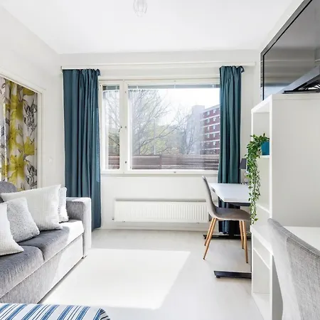 Wehost 1-Bedroom Apartment With Two Work-Stations And A Terrace In Kannelmaeki @Wehost Pelimannintie 3 Huoneisto *