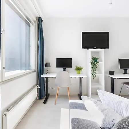 Wehost 1-Bedroom Apartment With Two Work-Stations And A Terrace In Kannelmaeki @Wehost Pelimannintie 3 Appartement *